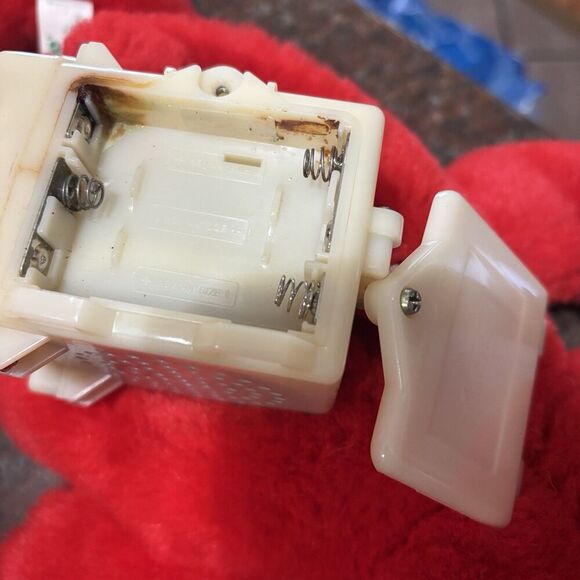 Wow! Sesame Street Toss and Tickle Me Elmo Talks and Wiggles 1997 - Working - Picture 3 of 9